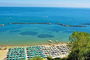 A 50 metri dalla spiaggia