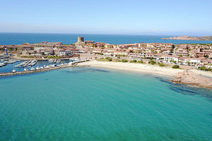 A 50 metri dalla spiaggia di sabbia