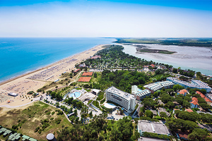 Affacciato sulla pineta di Lido di Sole