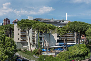 A 150 metri dalla spiaggia, con area wellness di 450 mq