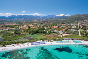 A 300 metri dalla spiaggia