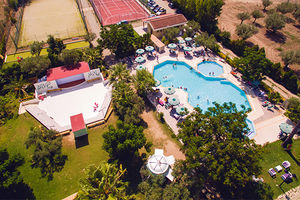 Oasi di relax immersa nel verde, fronte mare