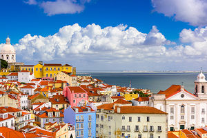 Tra panorami mozzafiato e pittoreschi borghi dell’entroterra
