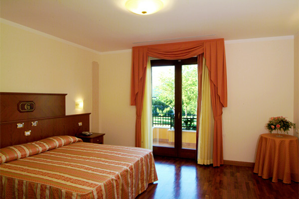 HOTEL LE GROTTE 4* - Genga (AN) Hotel 4* con nuova area wellness