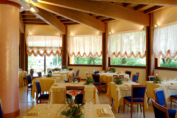 HOTEL LE GROTTE 4* - Genga (AN) Hotel 4* con nuova area wellness