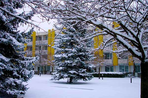 HOLIDAY INN MÜNCHEN - SÜD 4* - Monaco (Baviera - Germania) Nel quartiere di Obersendling