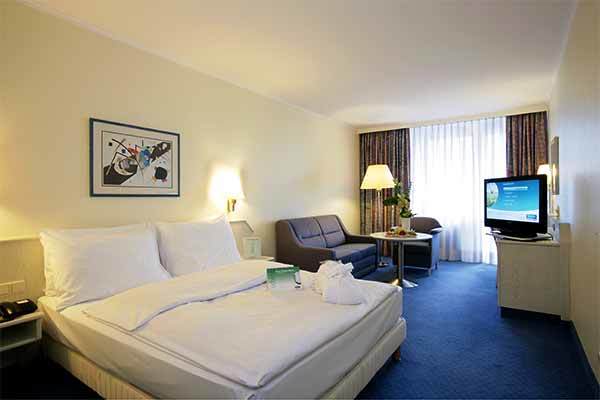 HOLIDAY INN MÜNCHEN - SÜD 4* - Monaco (Baviera - Germania) Nel quartiere di Obersendling