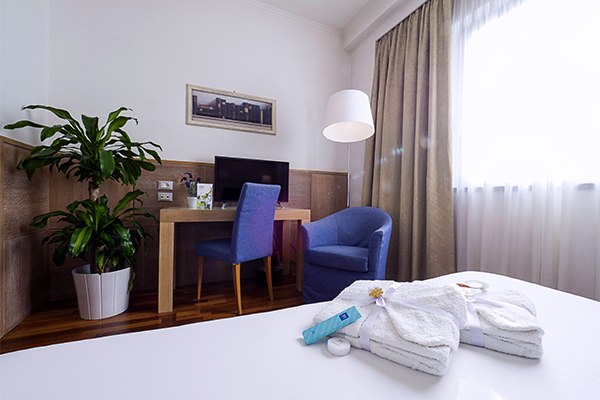 IH HOTELS FIRENZE BUSINESS 4* - Firenze (FI) Stile semplice e atmosfera accogliente