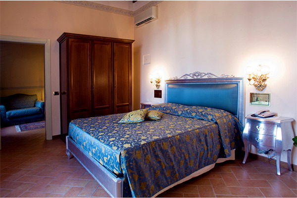 HOTEL PATRIARCA 4* - Chiusi Loc. Querce Al Pino (SI) Tra le colline senesi