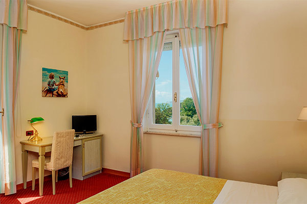 HOTEL ROSA DEI VENTI 3* - Lerici (SP) Affacciato sulla Baia di Fiascherino