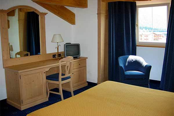 HOTEL CORONA 3* - Carano (TN) A conduzione familiare, con vista panoramica