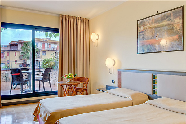 HOTEL CAESAR PALACE 4* - Giardini-Naxos (ME) 4* con vista su Taormina e sull'Etna