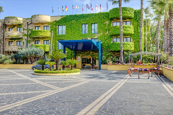 HOTEL CAESAR PALACE 4* - Giardini-Naxos (ME) 4* con vista su Taormina e sull'Etna