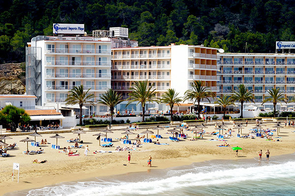 EXPERIENCE VERACLUB HOTEL IBIZA - Cala San Vicente (Baleari - Spagna) Sorprendente sotto ogni aspetto