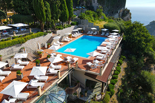 Esclusivo e panoramico, nella baia di Taormina