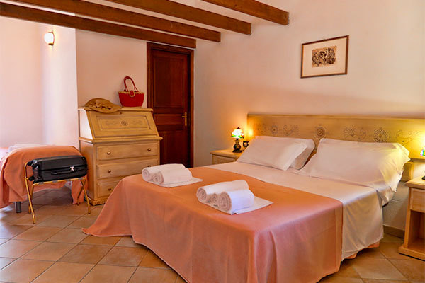 HOTEL LE ROSE 4* - San Teodoro (OT) In centro a San Teodoro