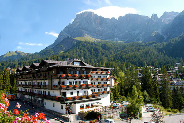 HOTEL COLFOSCO 3* - San Martino di Castrozza (TN) In tipico stile alpino