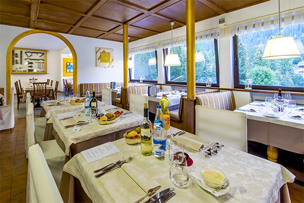 HOTEL COLFOSCO 3* - San Martino di Castrozza (TN) In tipico stile alpino