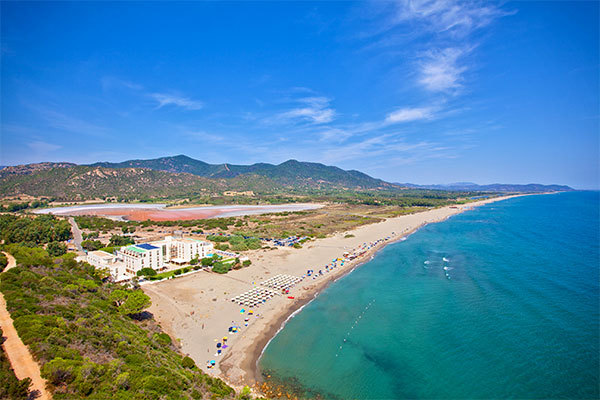 Sardegna Costa Rei 4*: pensione completa e spiaggia inclusa