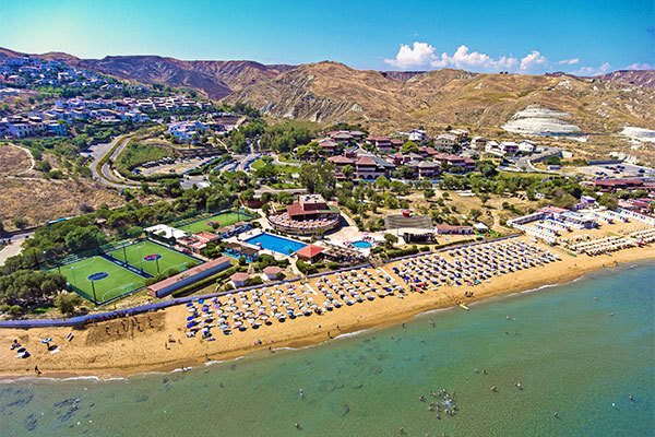 FUTURA CLUB CASAROSSA 4* - Capo Colonna (KR) Direttamente sulla spiaggia dorata di Capo Colonna