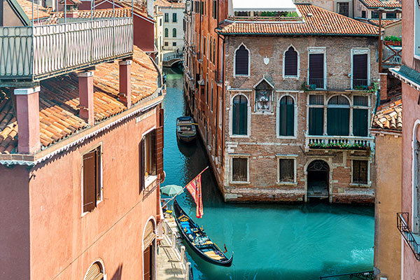 Hotel storico veneziano nel cuore pulsante della città