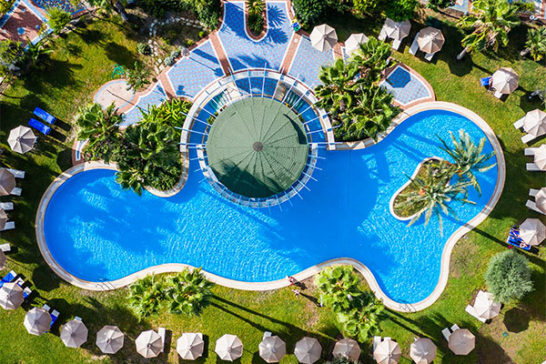 Resort 5* con 6 piscine all'aperto