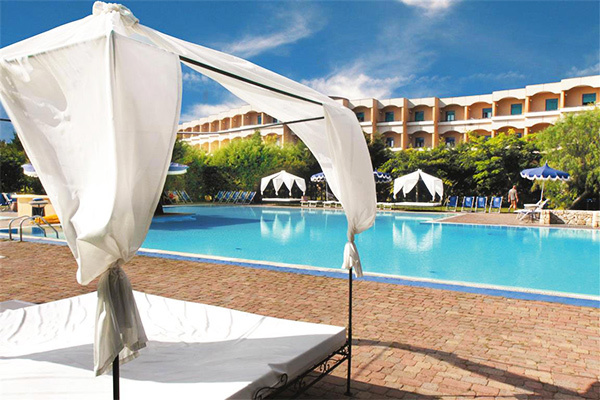 NICOLAUS CLUB ARABA FENICE VILLAGE 4* - Torre dell'Orso (LE) A pochi passi dal mare