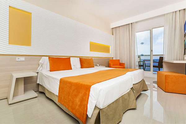 P&F GLOBALES ALMIRANTE FARRAGUT 4* - Cala'n Forcat (Minorca - Spagna)