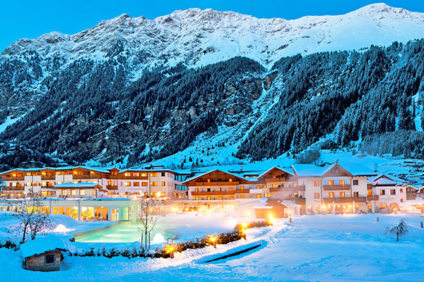 HOTEL SCHNEEBERG - FAMILY RESORT & SPA 4* - Racines (BZ) 10.000 mq di wellness in Alto Adige