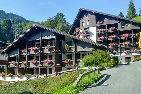 Villaggio turistico in tipico stile alpino