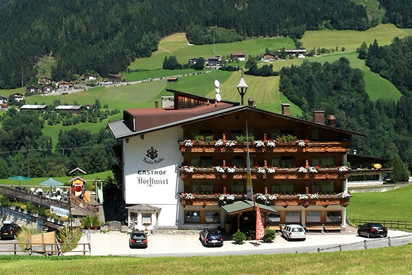 ALPEN WOHLFÜHLHOTEL DÖRFLWIRT 4* - Hainzenberg (Tirolo - Austria)