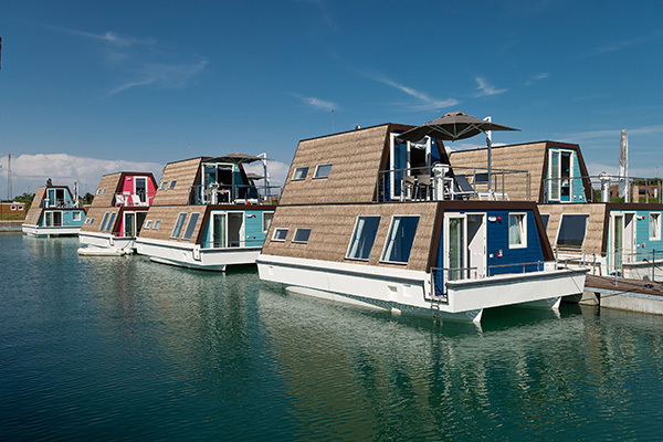 Tipica casa galleggiante canadese