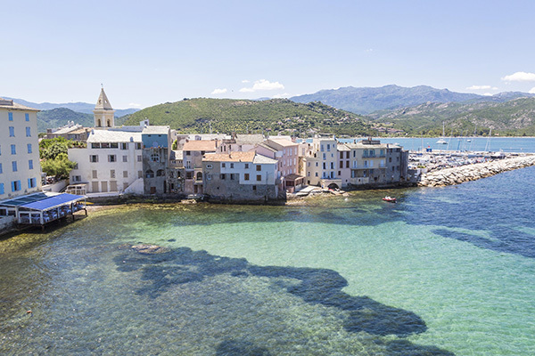 Immerso tra i vigneti in Corsica