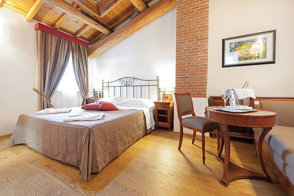 HOTEL VILLA MALASPINA 4* - Castel d'Azzano (VR)