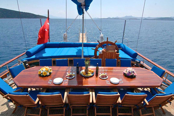 Crociera tra acque turchesi