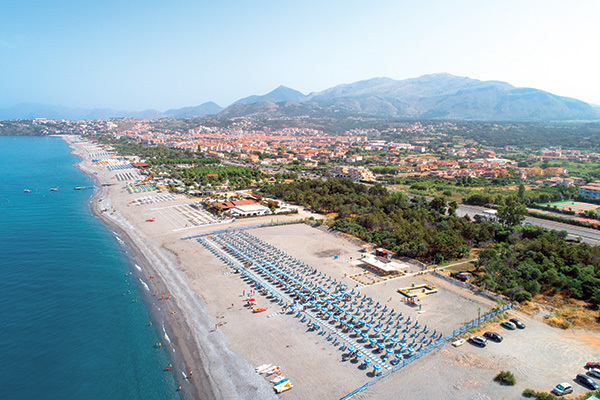 A 300 metri dalla spiaggia