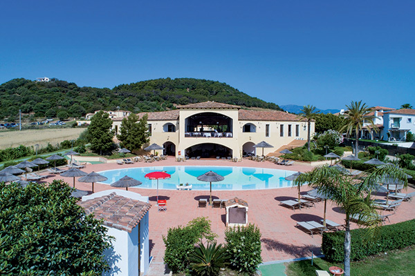 A 300 metri dalla spiaggia