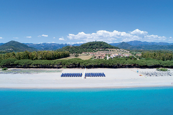 A 300 metri dalla spiaggia