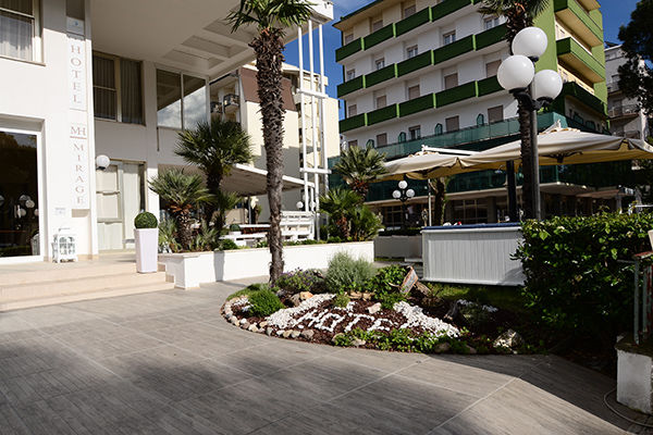 Gestione familiare, a 50 metri dalla spiaggia