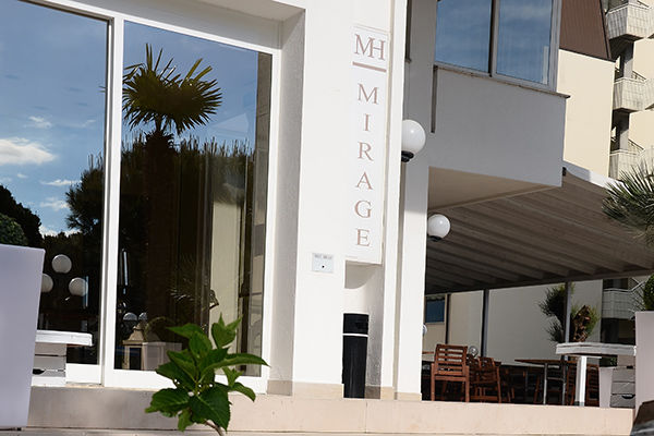 Gestione familiare, a 50 metri dalla spiaggia