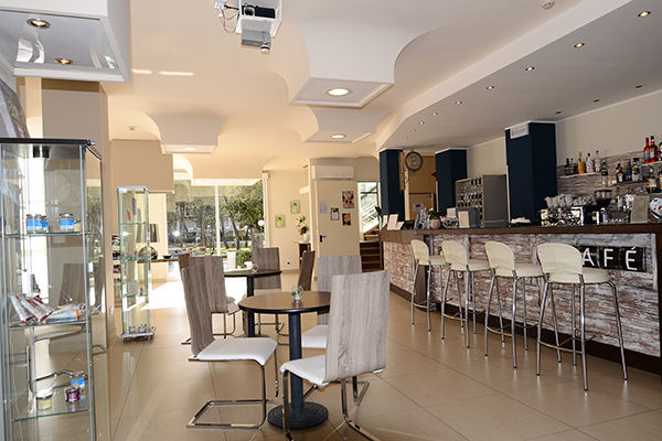 Gestione familiare, a 50 metri dalla spiaggia