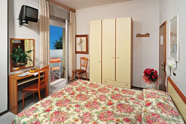 HOTEL PRINCIPE - Gabicce Mare (PU) A 200 metri dalla spiaggia
