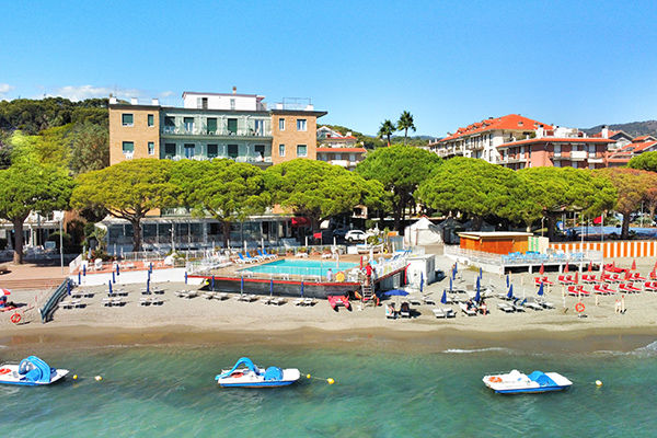 In riva al mare