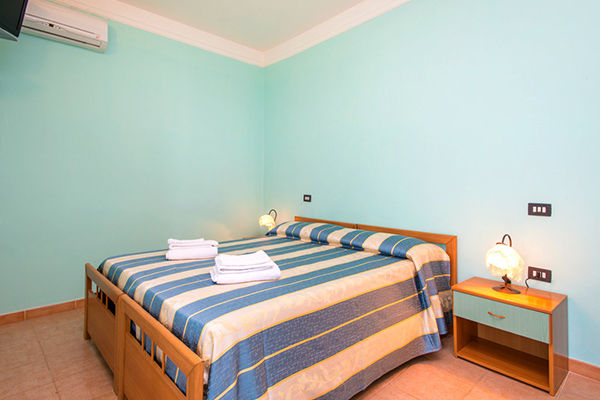 San Domenico Village - Parghelia (VV) PENSIONE COMPLETA - CAMERE STANDARD - CAMERE FAMILY