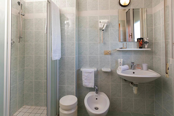 HOTEL MEDITERRANEO 3* - Cesenatico (FC) Servizio spiaggia incluso