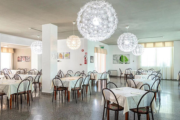HOTEL MEDITERRANEO 3* - Cesenatico (FC) Servizio spiaggia incluso