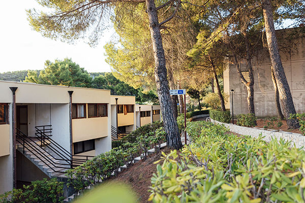 HOTEL RESIDENCE JULIA - Peschici (FG) Posizione esclusiva sul Gargano
