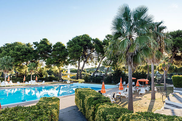 HOTEL RESIDENCE JULIA - Peschici (FG) Posizione esclusiva sul Gargano