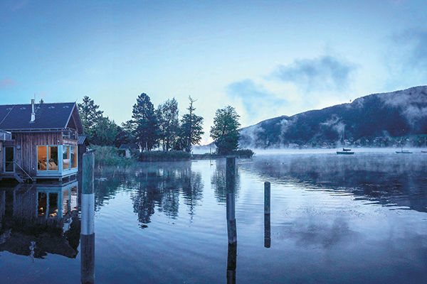 Accogliente, in posizione panoramica fronte lago