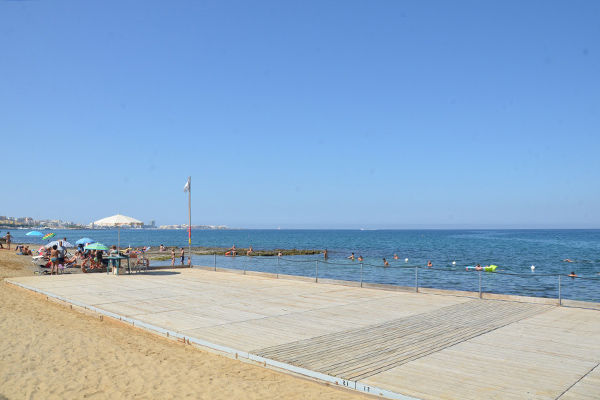A 200 metri dalla spiaggia